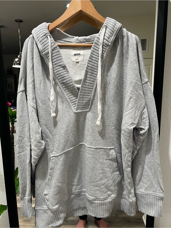 Sweaters - Women’s American Eagle Light Gray Hooded V-Neck Pullover Sweater